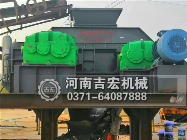 液压对辊粉碎机工程案例现场