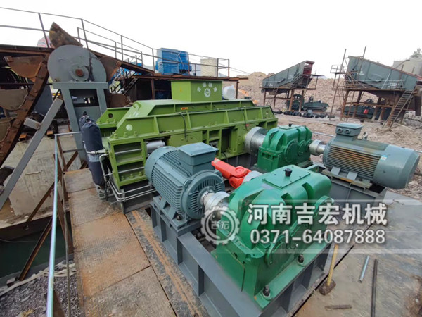 現(xiàn)在購(gòu)買吉宏機(jī)械對(duì)輥制砂機(jī),可享萬元優(yōu)惠！