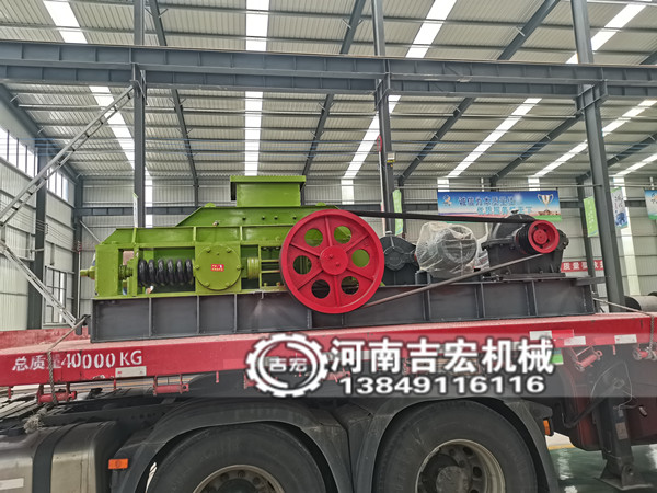 沥青铣刨料再生破碎设备选型：为何推荐双齿辊破碎机？